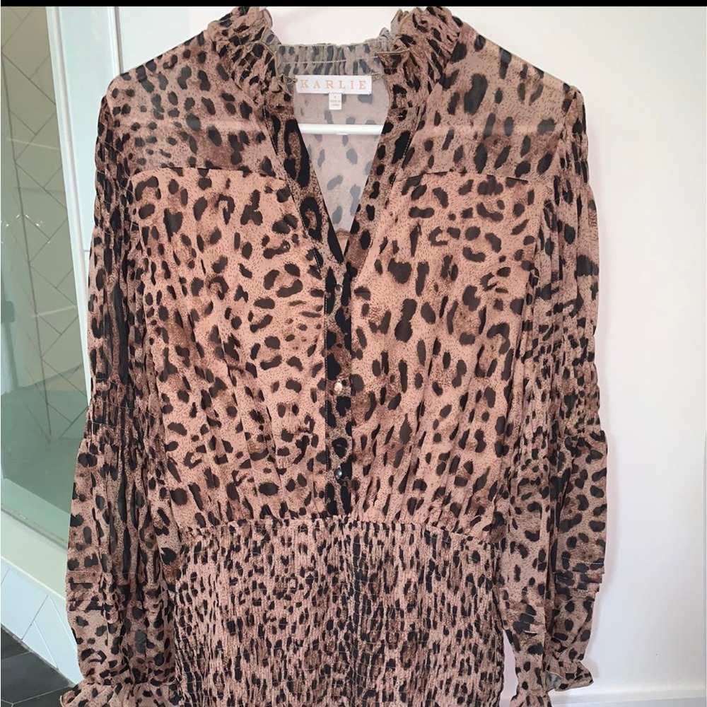 Worn once. Karlie print dress with smocked skirt